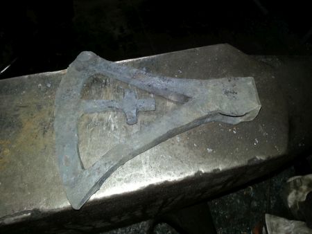 Prototyp einer Kreuzaxt aus der Wikingerzeit